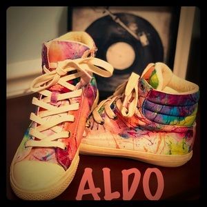 💋ALDO High Top Multi-Color sneakers size 8